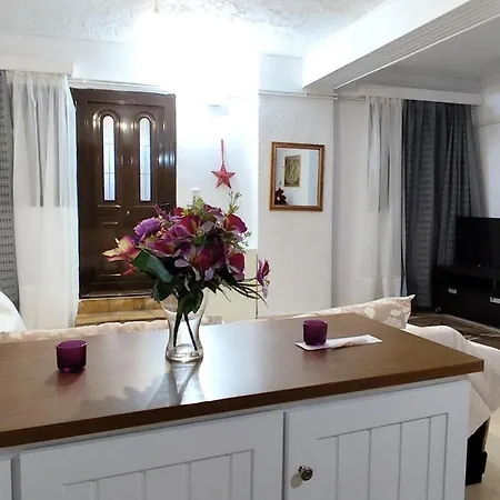 アパート ευρύχωρο και άνετο στην ιτέα Joanna's Kirra